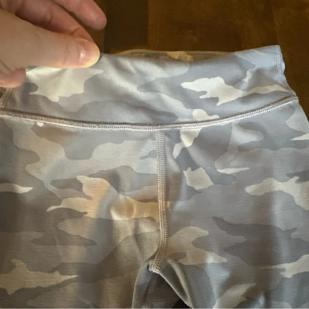 Athleta Girl Chit Chat Tight Legging Pant Purple Camo S/7 Dance School‎ Athletic